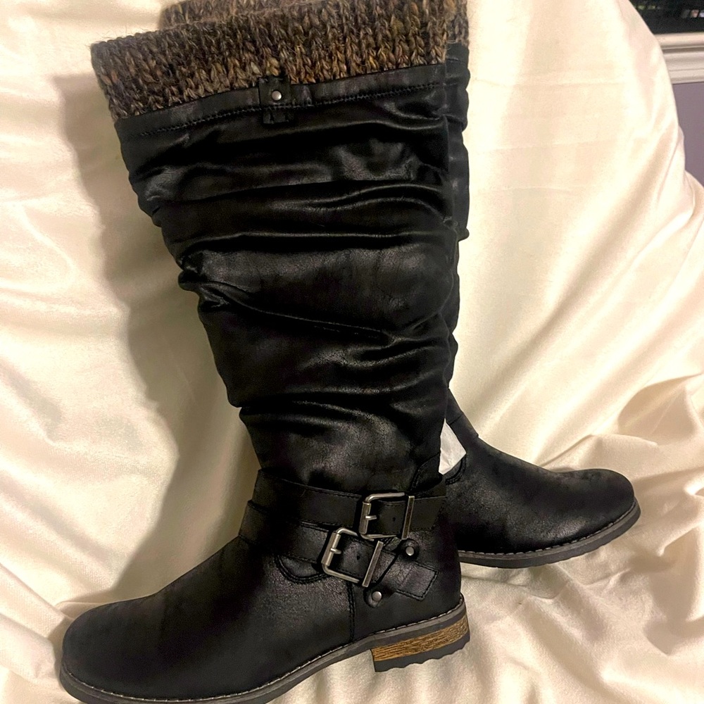 Wide Calf boots Knitted top border black and brown Size 7. New in box Never worn